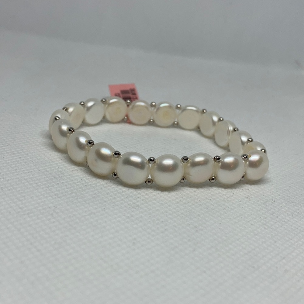 NWT Genuine Freshwater Pearl stretchable bracelet J70